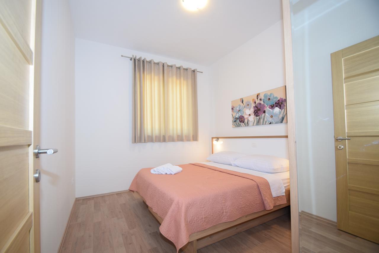 Apartment Anica Kuk Starigrad Paklenica Exterior foto